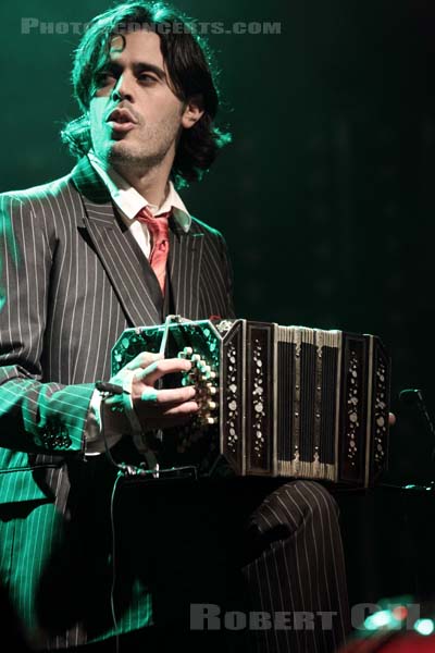 GOTAN PROJECT - 2011-05-10 - PARIS - Place de la Bastille - 